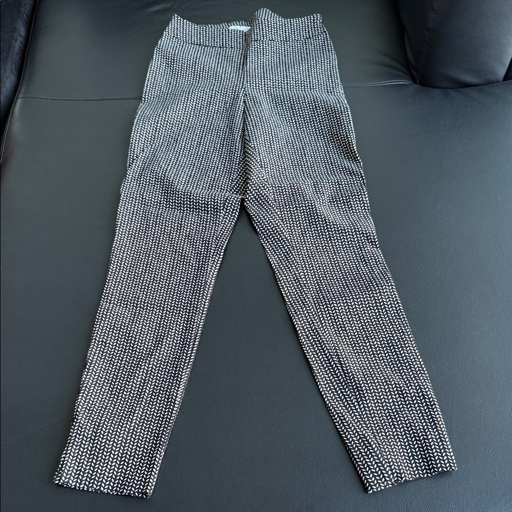Time and Tru Pants Women's Black and White Patterned Trousers